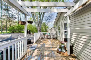 1105 S Hough St, Barrington, IL 60010 - Photo 3