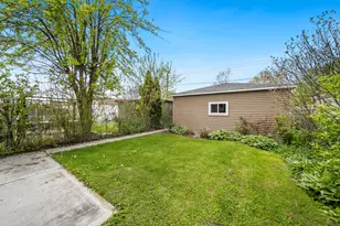 2524 Oak Park Ave, Berwyn, IL 60402 - Photo 15