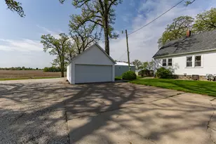 8367 Wolf Rd, Colona, IL 61241 - Photo 27
