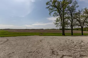 8367 Wolf Rd, Colona, IL 61241 - Photo 3