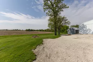 8367 Wolf Rd, Colona, IL 61241 - Photo 5