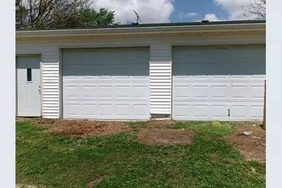 305 W Thomas Street, Martinton, IL 60951 - Photo 5
