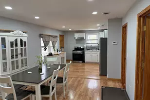 208 W Nippersink Rd, Round Lake, IL 60073 - Photo 3