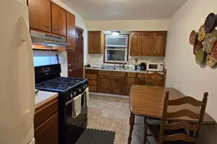 422 Henrietta Ave, Rockford, IL 61102 - Photo 5