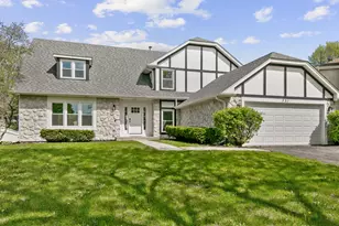 731 Roaring Brook Ln, Algonquin, IL 60102 - Photo 1