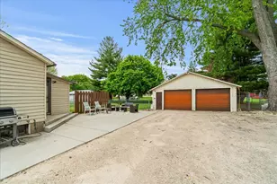 440 E Lasalle St, Somonauk, IL 60552 - Photo 15