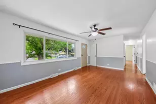 18120 W Big Oaks Rd, Grayslake, IL 60030 - Photo 5