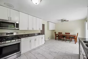 18120 W Big Oaks Rd, Grayslake, IL 60030 - Photo 11
