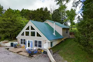 588 Toler Ln, Orangeville, IL 62939 - Photo 3