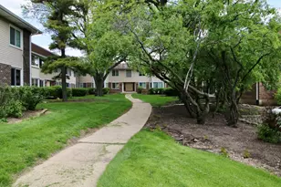 3012 Roberts Dr, Woodridge, IL 60517 - Photo 3