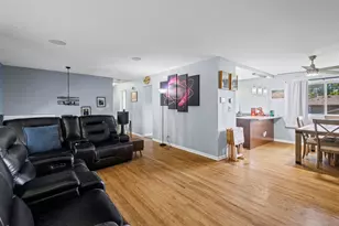 1035 E Plate Dr, Palatine, IL 60074 - Photo 5