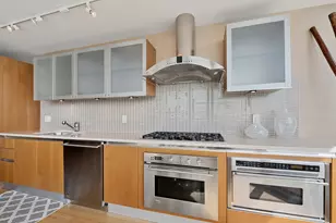 340 E Randolph St, Chicago, IL 60601 - Photo 11