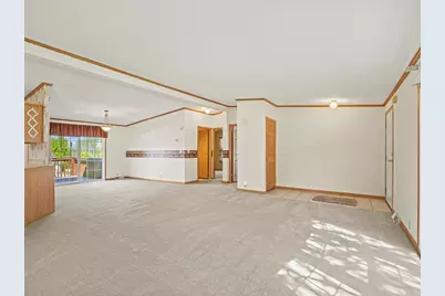 8438 Hickory Tree Drive, Machesney Park, IL 61115 - Photo 7