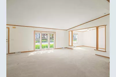 8438 Hickory Tree Drive, Machesney Park, IL 61115 - Photo 9