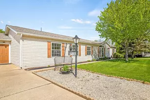 8438 Hickory Tree Dr, Machesney Park, IL 61115 - Photo 5