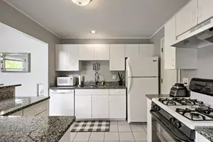 41 Ashburn Ct, Schaumburg, IL 60193 - Photo 9