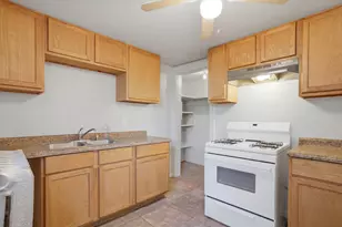 612 Oak St, Woodstock, IL 60098 - Photo 17