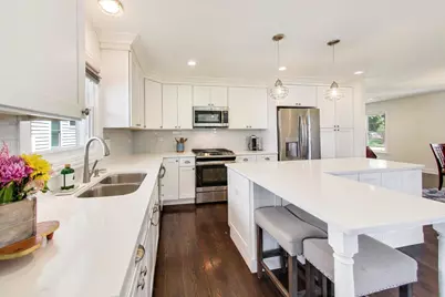 223 E Adams Street, Elmhurst, IL 60126 - Photo 5