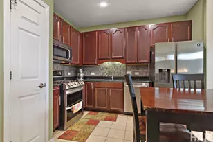 703 Owl Creek Ln, Gurnee, IL 60031 - Photo 7
