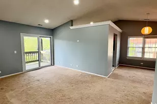 319 Deer Glen Way, Bloomingdale, IL 60108 - Photo 7