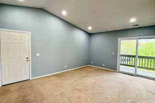 319 Deer Glen Way, Bloomingdale, IL 60108 - Photo 5