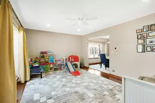 17 Buchanan Ln, Streamwood, IL 60107 - Photo 5