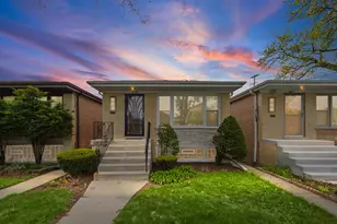4855 W Gunnison St, Chicago, IL 60630 - Photo 1