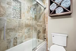 3390 Whirlaway Dr, Northbrook, IL 60062 - Photo 25