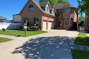 8619 W Sunset Rd, Niles, IL 60714 - Photo 3