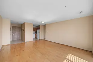 57 E Hattendorf Ave, Roselle, IL 60172 - Photo 5