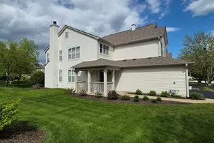 477 Peregrine Pkwy, Bartlett, IL 60103 - Photo 5