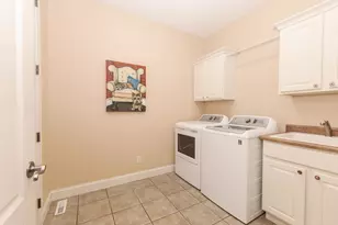 704 S Mercer Ave, Bloomington, IL 61701 - Photo 33
