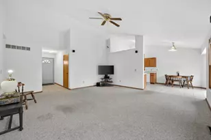 3847 Northline Dr, Rockford, IL 61101 - Photo 9