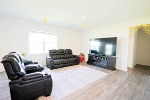 2733 Berrywood Ln, Yorkville, IL 60560 - Photo 3