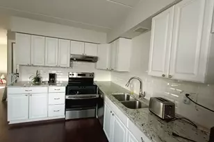 9911 W 58th St, Countryside, IL 60525 - Photo 5
