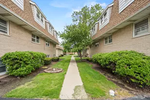9911 W 58th St, Countryside, IL 60525 - Photo 3