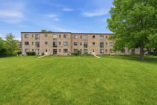 5513 Chateau Dr, Rolling Meadows, IL 60008 - Photo 19