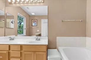 386 Jamestown Ct, Aurora, IL 60502 - Photo 13