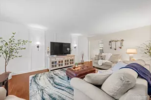 666 Surryse Rd, Lake Zurich, IL 60047 - Photo 5