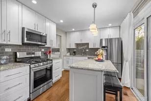 666 Surryse Rd, Lake Zurich, IL 60047 - Photo 11