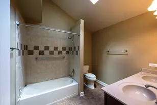 833 Huntleigh Dr, Naperville, IL 60540 - Photo 25