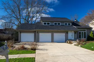 833 Huntleigh Dr, Naperville, IL 60540 - Photo 1