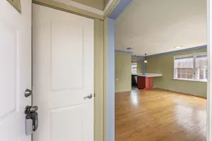 261 Melrose Ave, Elmhurst, IL 60126 - Photo 3