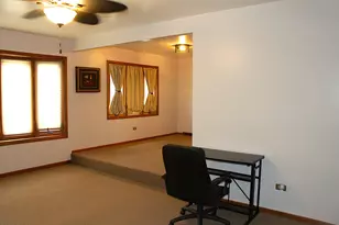 10013 S Menard Ave, Oak Lawn, IL 60453 - Photo 5