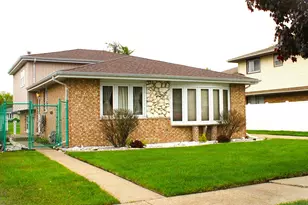 10013 S Menard Ave, Oak Lawn, IL 60453 - Photo 3