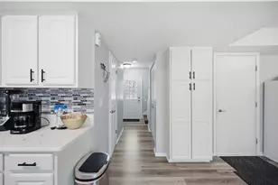 1320 Yellowstone Pkwy, Algonquin, IL 60102 - Photo 5