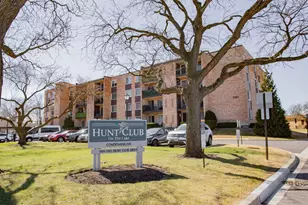 1101 S Hunt Club Dr, Mount Prospect, IL 60056 - Photo 3