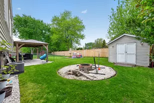 870 W Pine Ave, Roselle, IL 60172 - Photo 23
