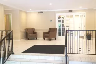 2909 N Sheridan Rd, Chicago, IL 60657 - Photo 13