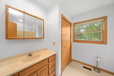 460 E Railroad Avenue, Leland, IL 60531 - Photo 15